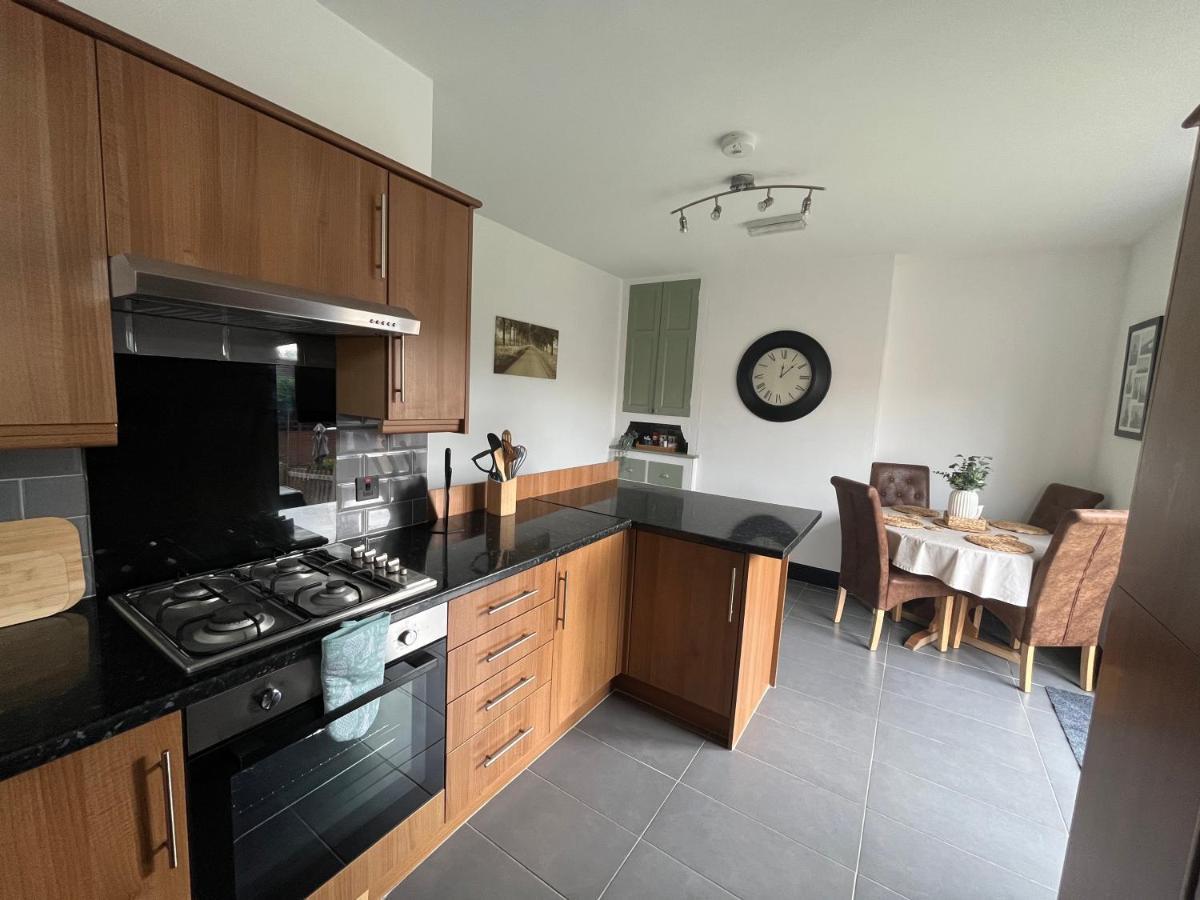 Royston Village, Barnsley, 1930'S Contemporary Villa Екстериор снимка